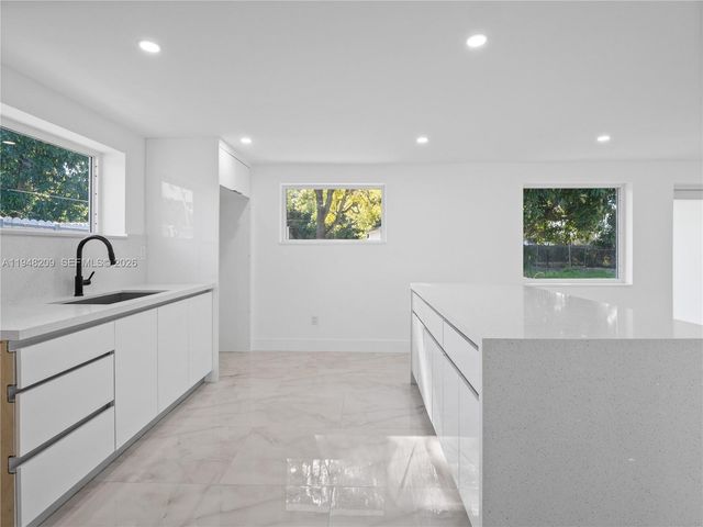 540 Harem Ave, Opa-locka, FL 33054