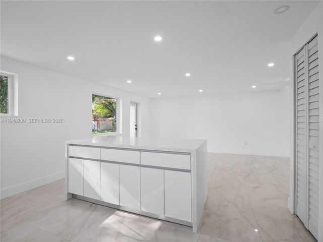 540 Harem Ave, Opa-locka, FL 33054