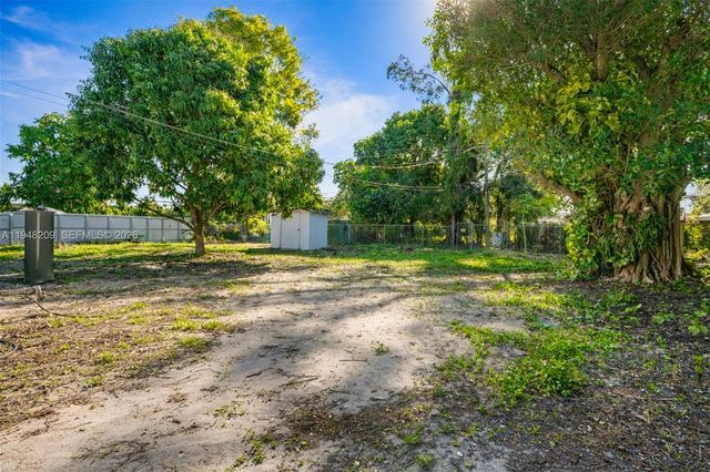 540 Harem Ave, Opa-locka, FL 33054