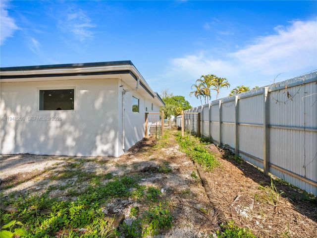 540 Harem Ave, Opa-locka, FL 33054