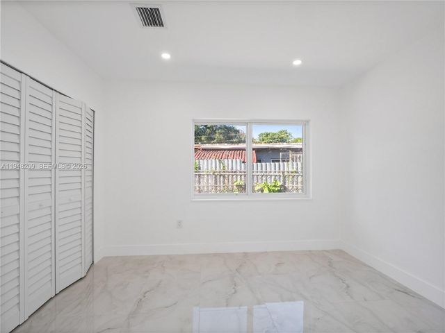 540 Harem Ave, Opa-locka, FL 33054