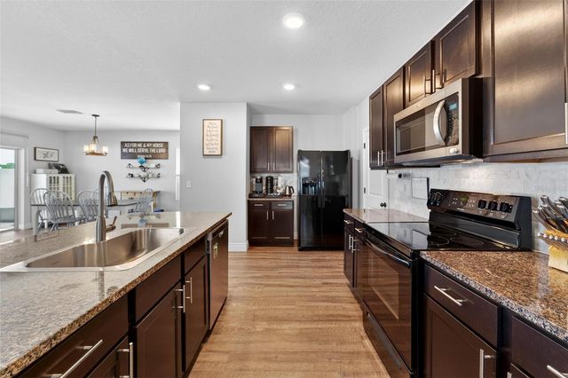 11176 LELAND GROVES DRIVE, Riverview, FL 33579