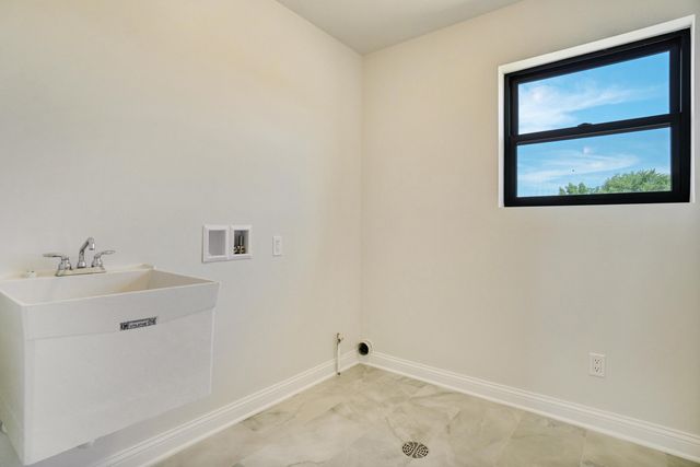 7584 E 115th Avenue, Crown Point, IN 46307