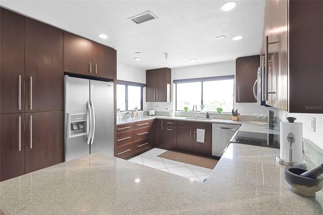 2780 N RIVERSIDE DRIVE 502, Tampa, FL 33602