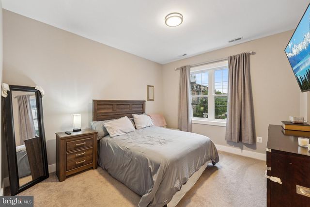 1221 S ROLFE ST, Arlington, VA 22204