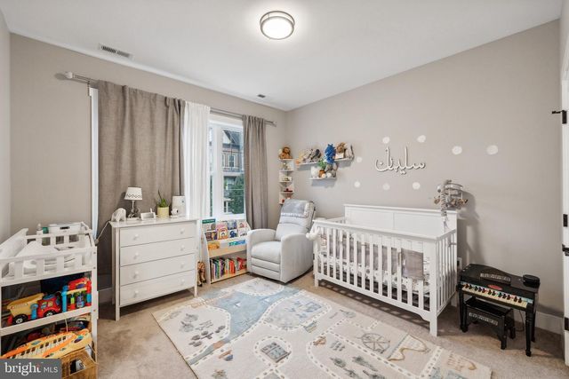 1221 S ROLFE ST, Arlington, VA 22204