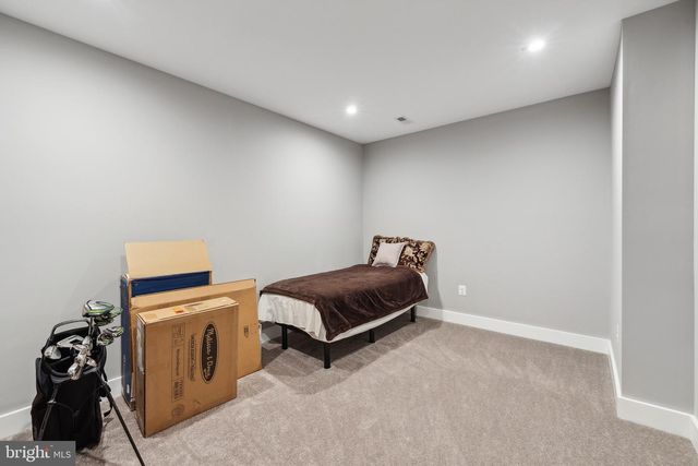 1221 S ROLFE ST, Arlington, VA 22204