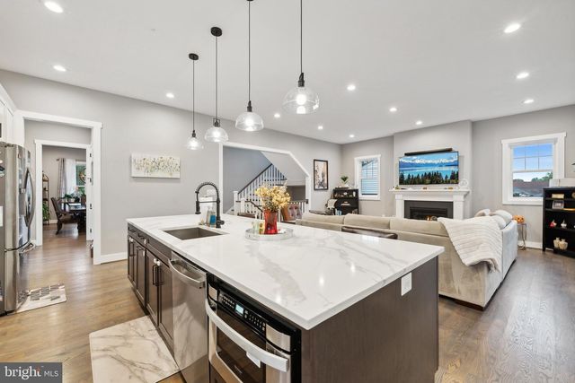 1221 S ROLFE ST, Arlington, VA 22204
