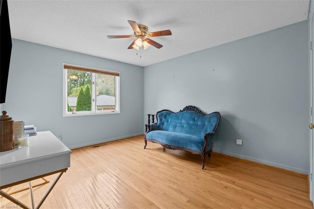 2016 Ledford Road, Greensboro, NC 27406