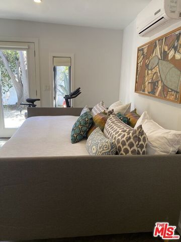 1053 S Alfred Street A, Los Angeles, CA 90035