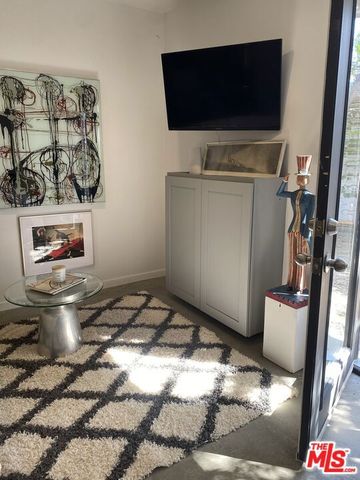 1053 S Alfred Street A, Los Angeles, CA 90035