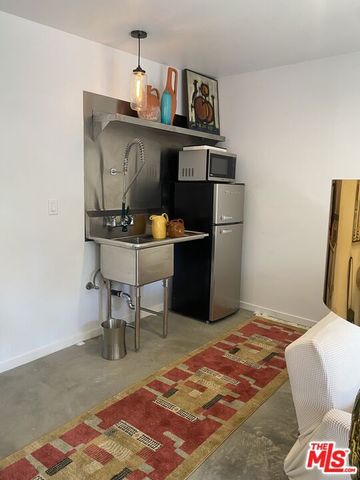 1053 S Alfred Street A, Los Angeles, CA 90035