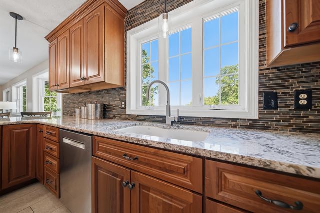 74 Noll's Farm Road, Auburn, NH 03032