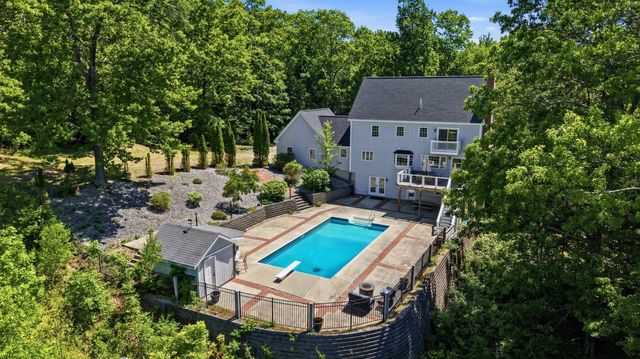 74 Noll's Farm Road, Auburn, NH 03032