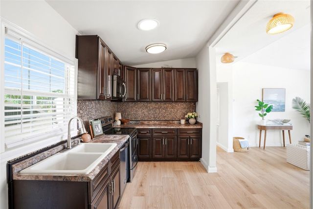 4030 MARLIN DRIVE SE, St Petersburg, FL 33705