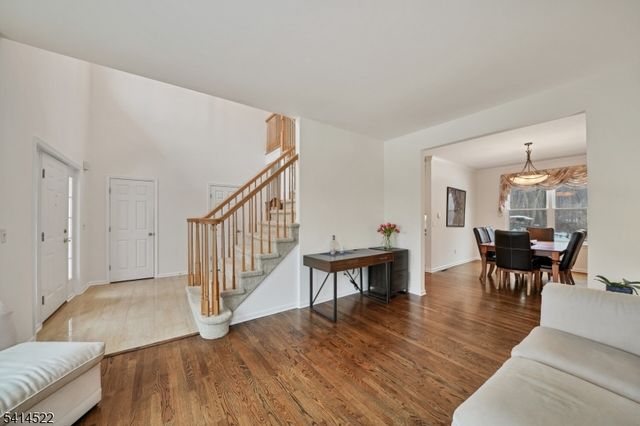 5 Candour Ct, Washington Twp., NJ 07853