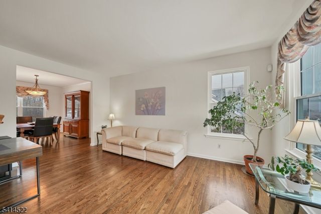 5 Candour Ct, Washington Twp., NJ 07853