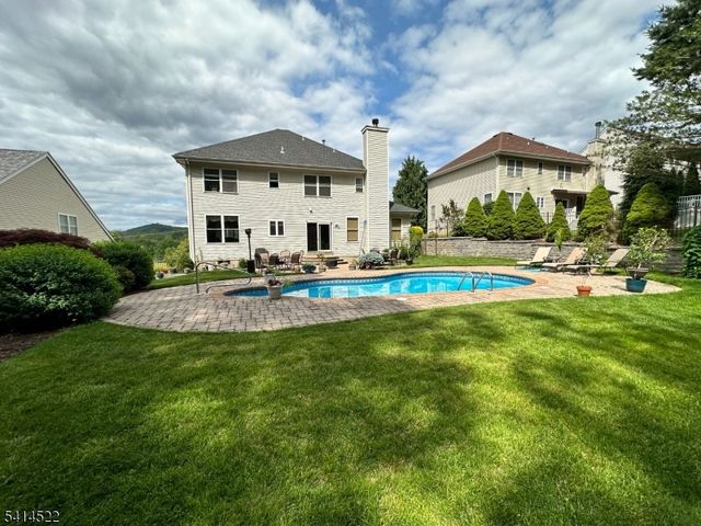 5 Candour Ct, Washington Twp., NJ 07853