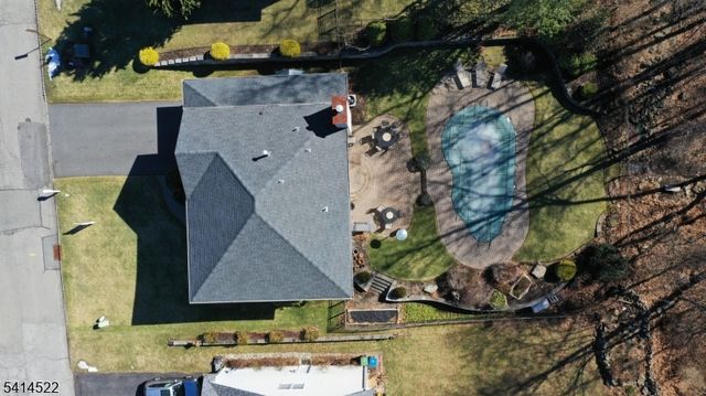 5 Candour Ct, Washington Twp., NJ 07853