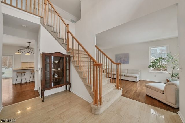 5 Candour Ct, Washington Twp., NJ 07853