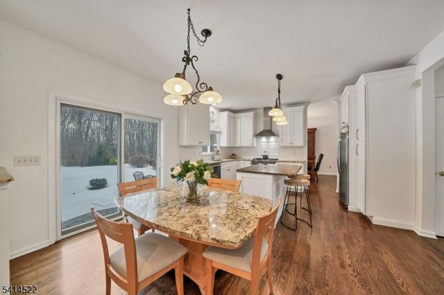 5 Candour Ct, Washington Twp., NJ 07853