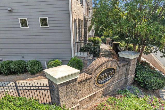 5233 Whiteoak Avenue, Smyrna, GA 30080