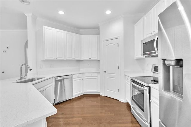 5233 Whiteoak Avenue, Smyrna, GA 30080