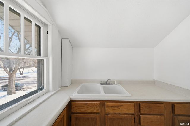 705 NE MONROE Street, Peoria, IL 61603