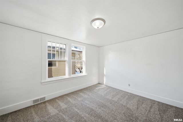 705 NE MONROE Street, Peoria, IL 61603