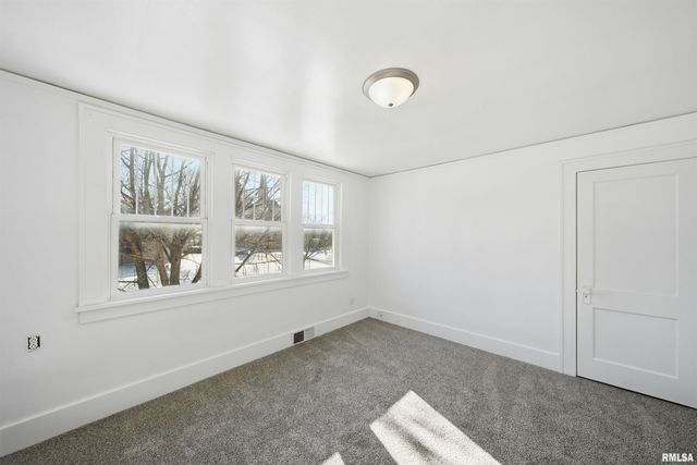 705 NE MONROE Street, Peoria, IL 61603