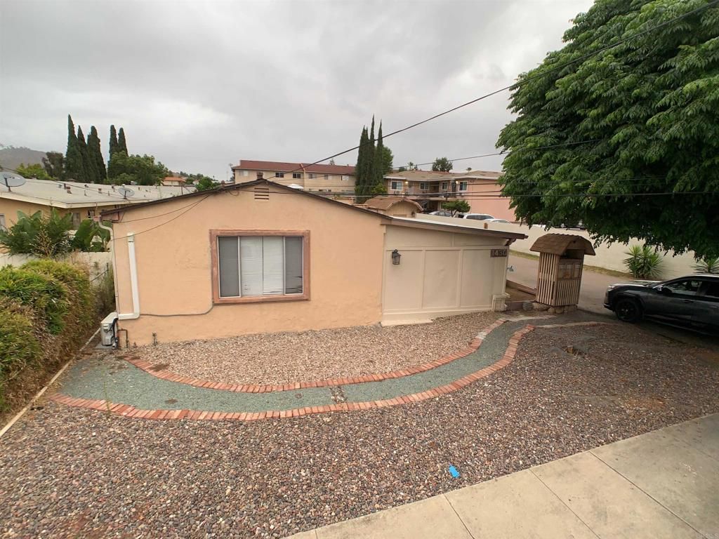 34 Peach Avenue, El Cajon, CA 92021