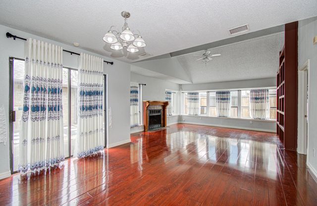 6823 Puerta Vista Lane, Houston, TX 77083