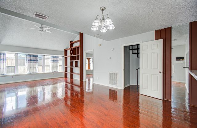 6823 Puerta Vista Lane, Houston, TX 77083