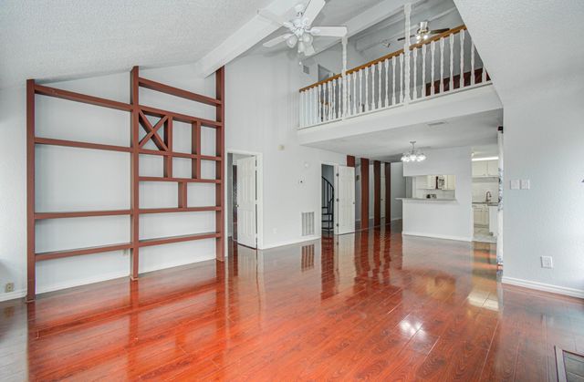 6823 Puerta Vista Lane, Houston, TX 77083