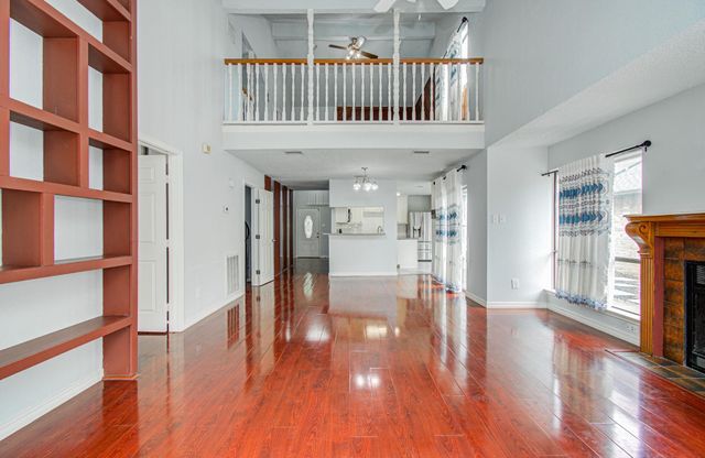 6823 Puerta Vista Lane, Houston, TX 77083