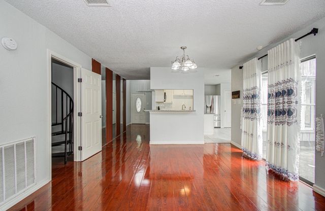 6823 Puerta Vista Lane, Houston, TX 77083