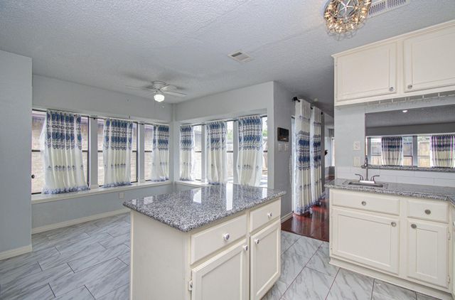 6823 Puerta Vista Lane, Houston, TX 77083