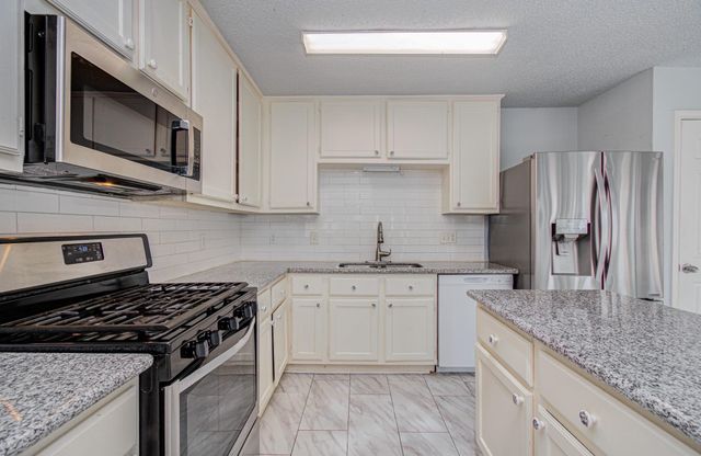 6823 Puerta Vista Lane, Houston, TX 77083
