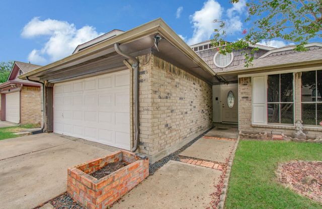 6823 Puerta Vista Lane, Houston, TX 77083