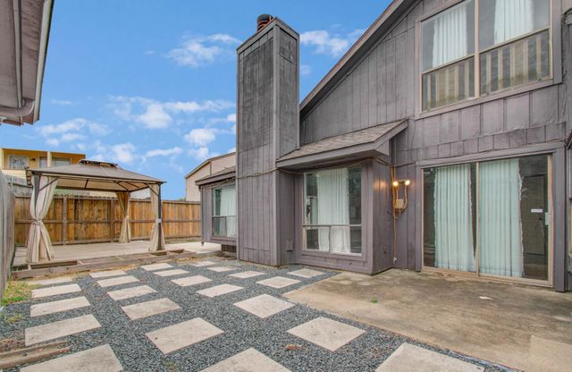 6823 Puerta Vista Lane, Houston, TX 77083