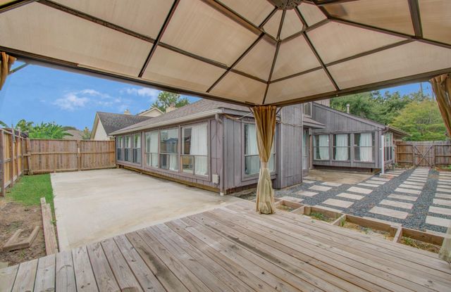 6823 Puerta Vista Lane, Houston, TX 77083
