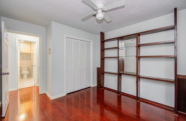 6823 Puerta Vista Lane, Houston, TX 77083