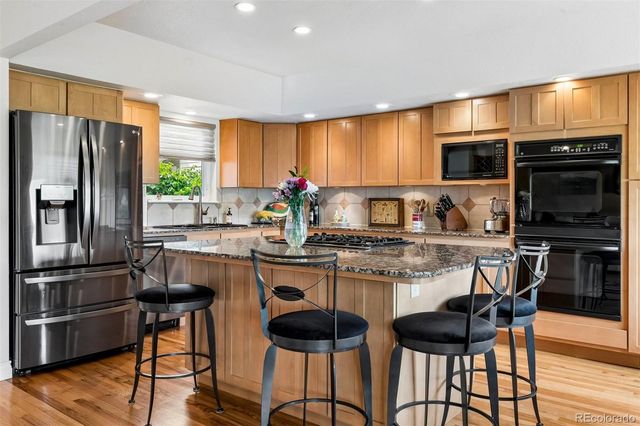 2446 S Vaughn Way E, Aurora, CO 80014