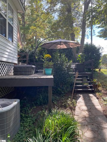 305 E Cherokee Street, Chesnee, SC 29323