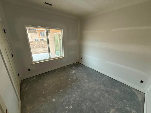 5103 N Toben Ct, Bel Aire, KS 67226