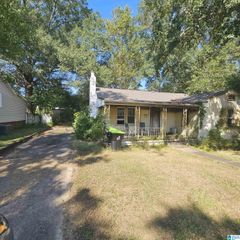 221 S CANNON AVENUE, Sylacauga, AL 35150