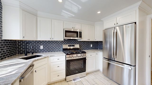 6 Maple Circle, Shrewsbury, MA 01545