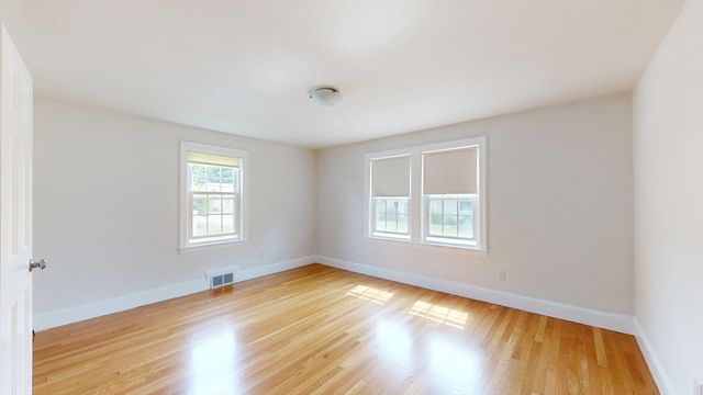 6 Maple Circle, Shrewsbury, MA 01545
