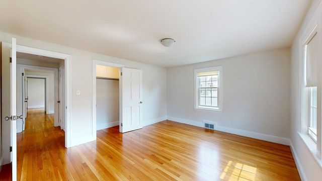 6 Maple Circle, Shrewsbury, MA 01545