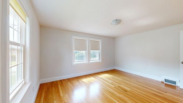 6 Maple Circle, Shrewsbury, MA 01545